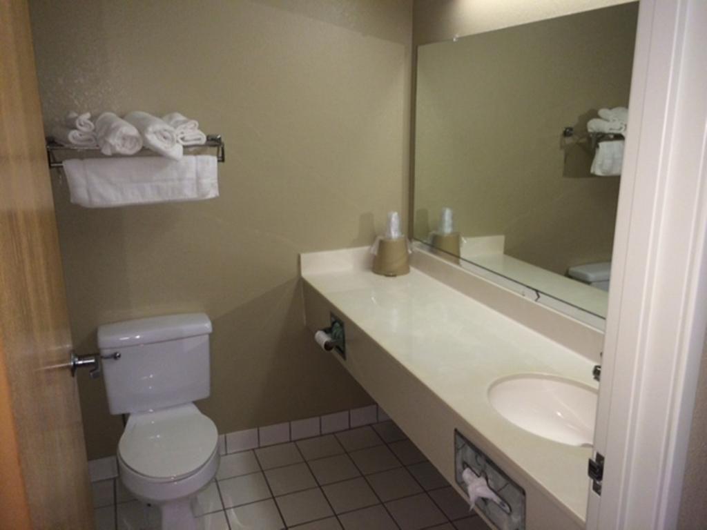 Super 8 By Wyndham Beresford Hotel Quarto foto
